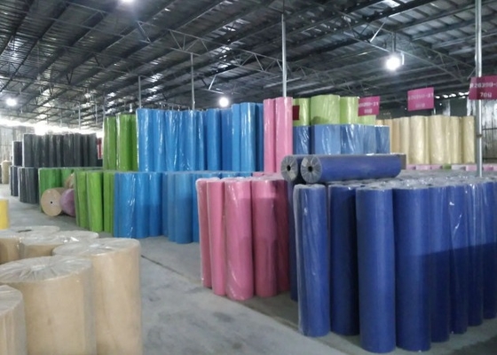 comprare 10-200GSM Tessuti non tessuti Spunbond Perfetti per imballaggi esterni in diversi colori online manufacture