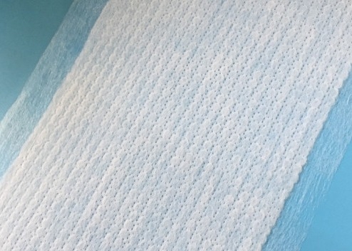comprare Di es aria molle eccellente del tessuto non con idrofilo perforato per il tovagliolo sanitario online manufacture
